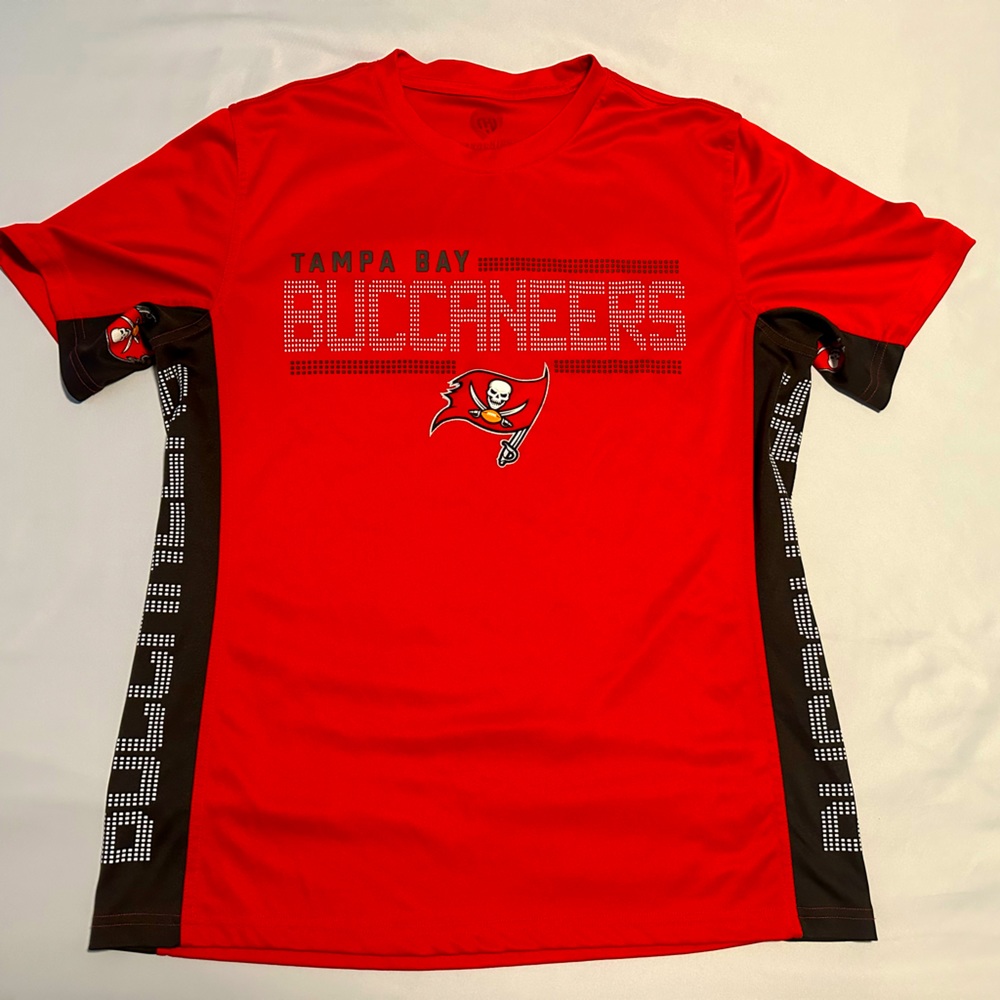 Tampa Bay Buccaneers Hands Up! Clothing Shirt
